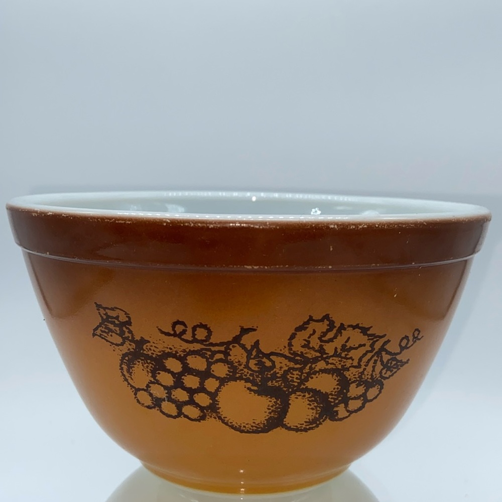 Vintage Pyrex Old Orchard 1.5 Pint Mixing Bowl